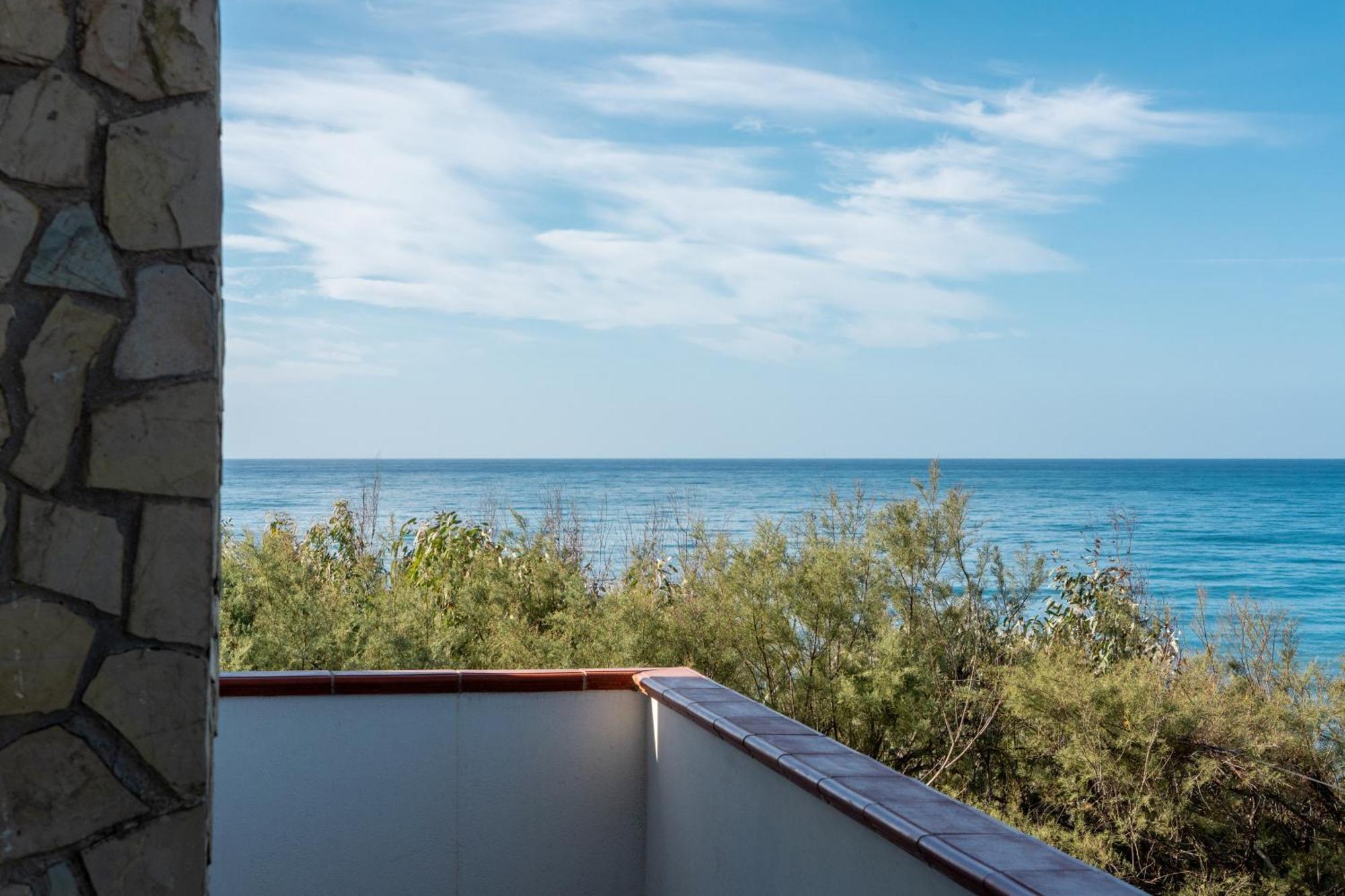 Villa Amea Торе Дей Корсари Екстериор снимка