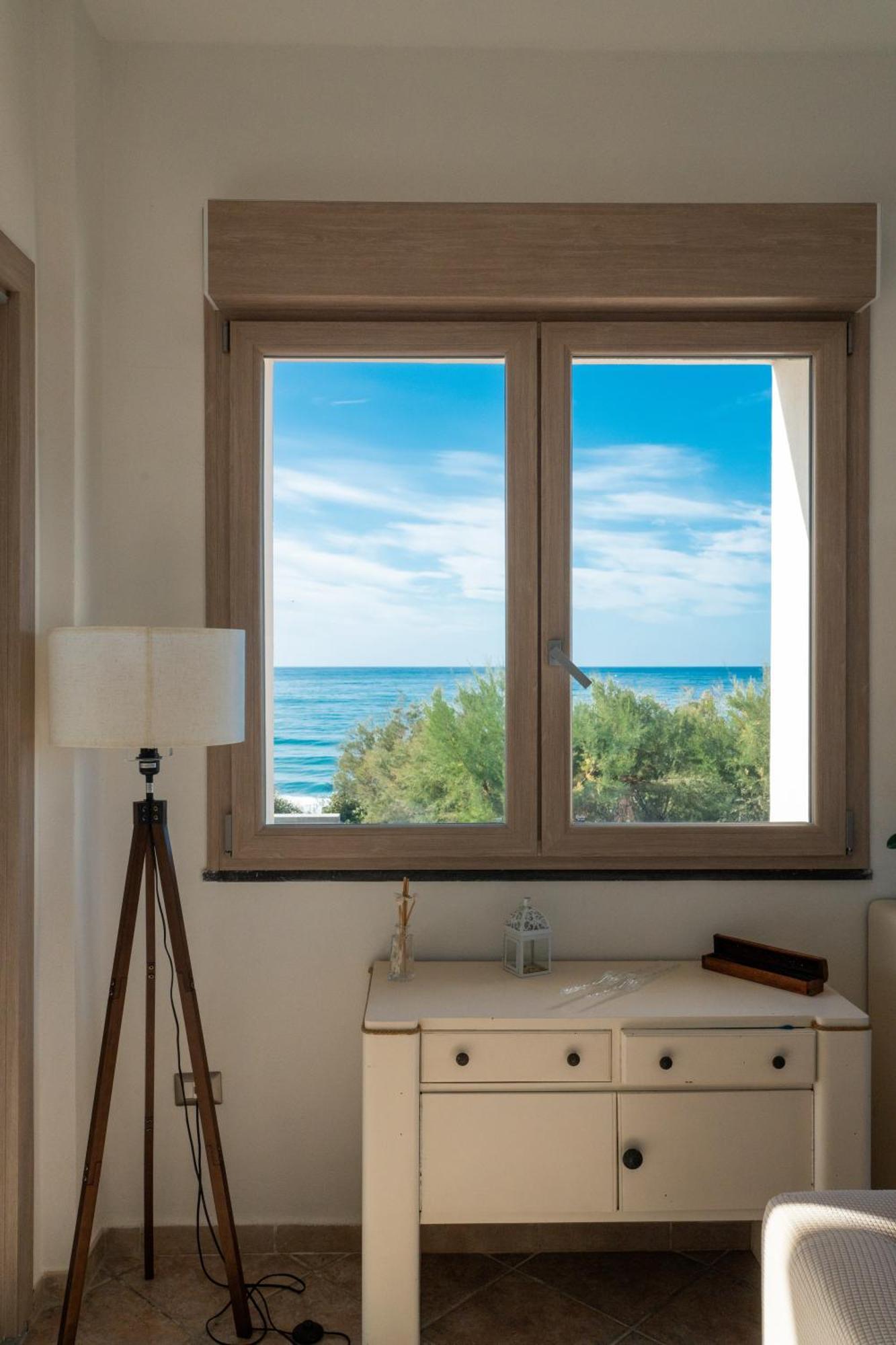 Villa Amea Торе Дей Корсари Екстериор снимка