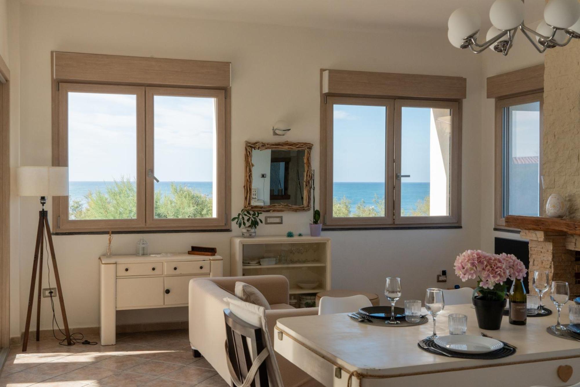 Villa Amea Торе Дей Корсари Екстериор снимка
