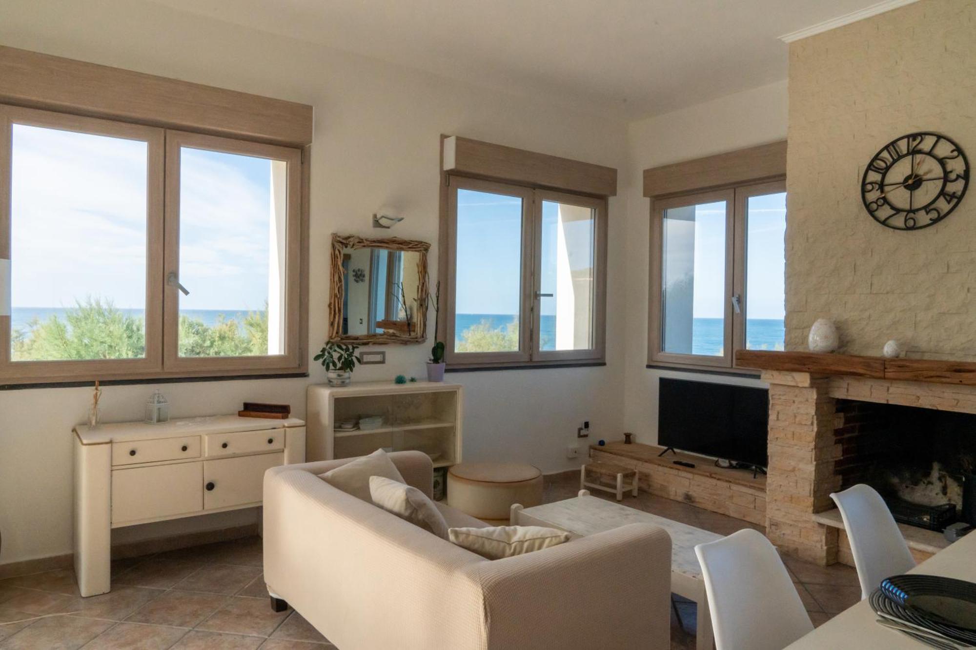 Villa Amea Торе Дей Корсари Екстериор снимка